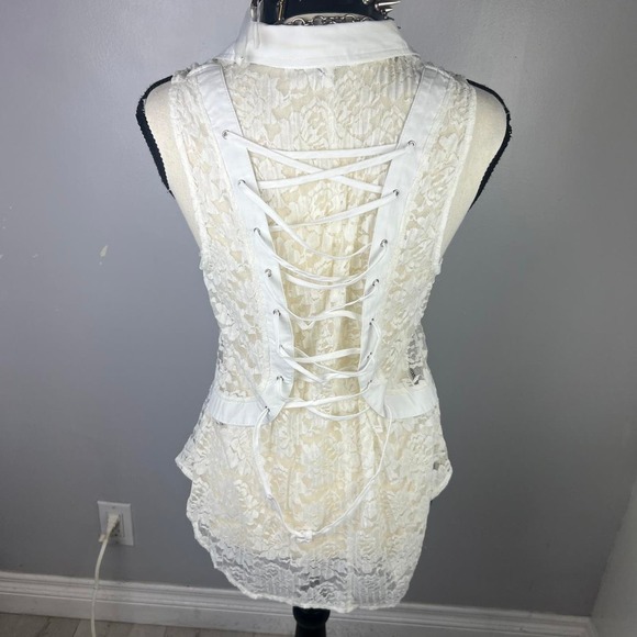 White lace button up blouse - Picture 3 of 4